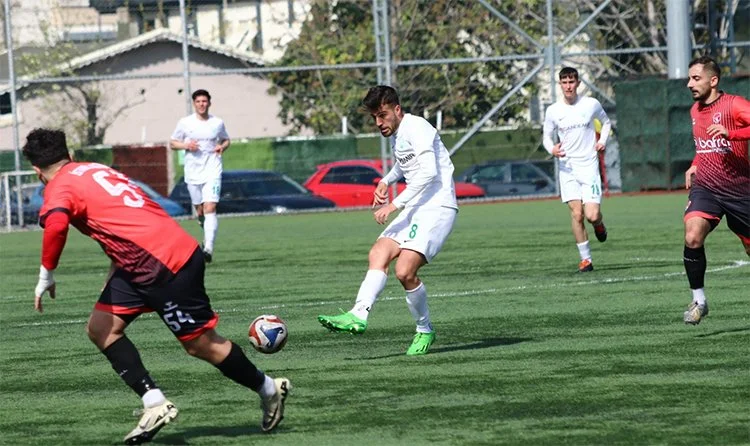 İstanbul Süper Amatör Lig Klasman A Grubunda 3.maçına çıkan Kavacıkspor