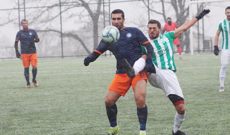 Kavacıkspor ile İstanbul Sahilspor arasında oynanan SAL Klasman B Grubuna