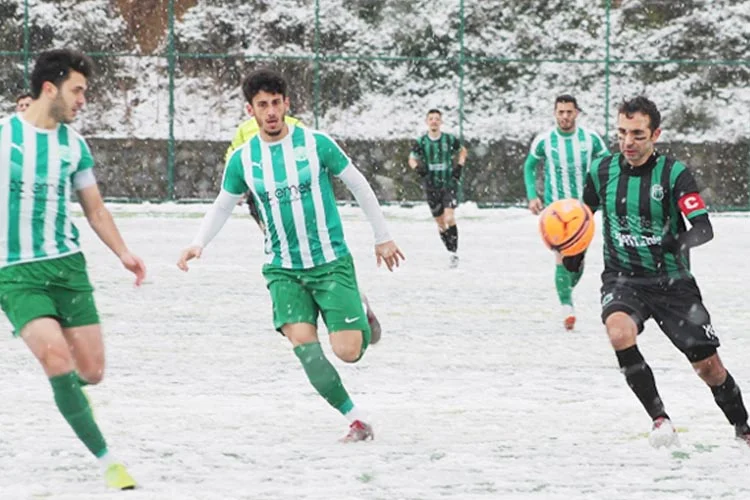 İstanbul SAL 1. Grupta ilk iki sırada yer alan Bakırköyspor