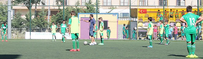 Beykoz İlçesinde saha sorunu yaşayan Kavacıkspor'da bütün bu olumsuz şartlara