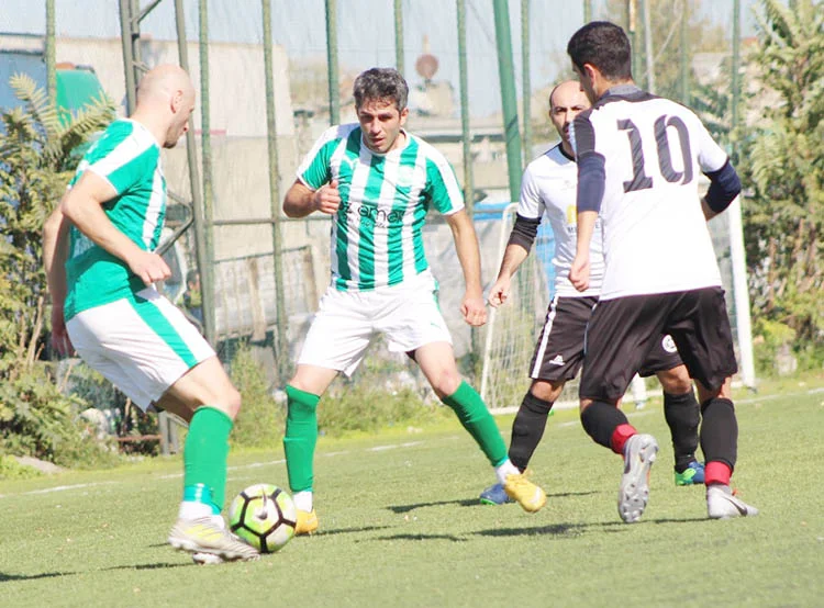 İstanbul SAL 7.Grubunun Lideri olan Kavacıkspor haftayı Şafakspor deplasmanında geçirdi.