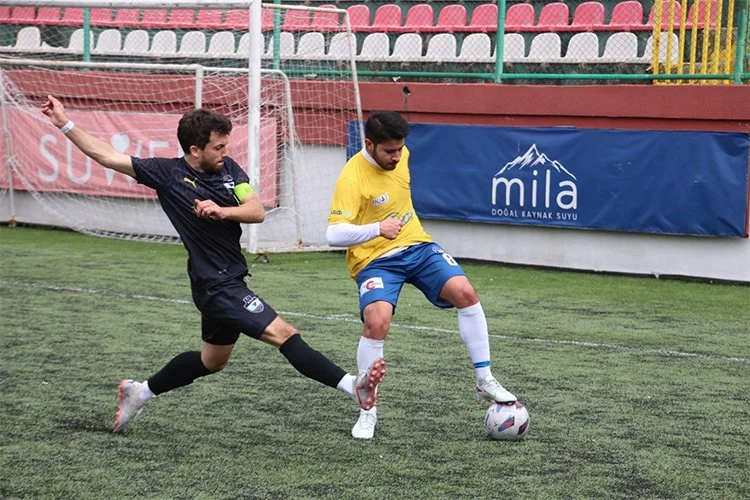 İstanbul 2. Amatör Lig 19.Grubunun Lideri Küçüksu Rasathanespor'a konuk olan