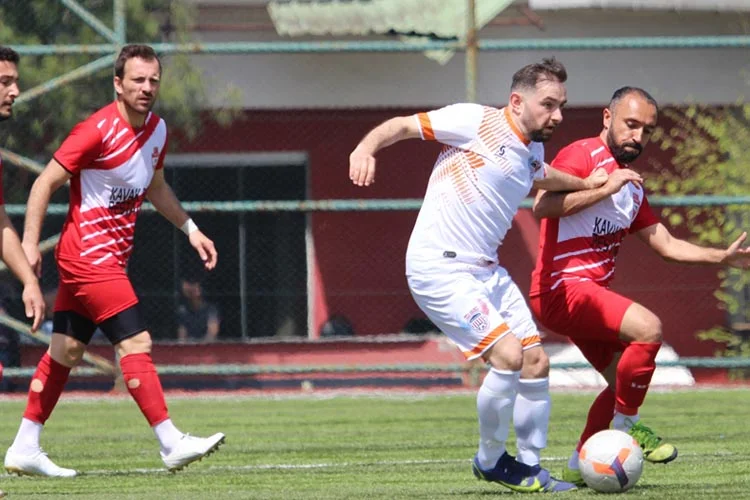 İstanbul 2.Amatör Lig 14.Grubunda mücadele eden Anadolukavağıspor'da Tuzla Anadoluspor maçı