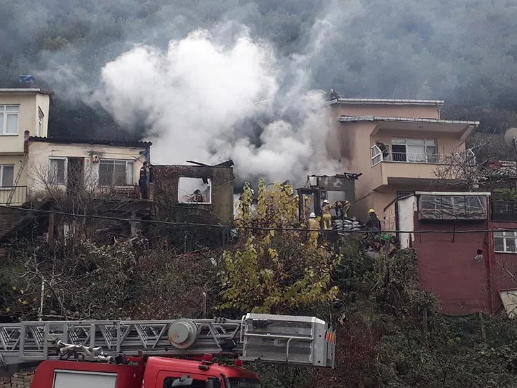 Beykoz Anadolukavağı Mahallesi’nde iki çocuk annesi bir kadının evinde sabah