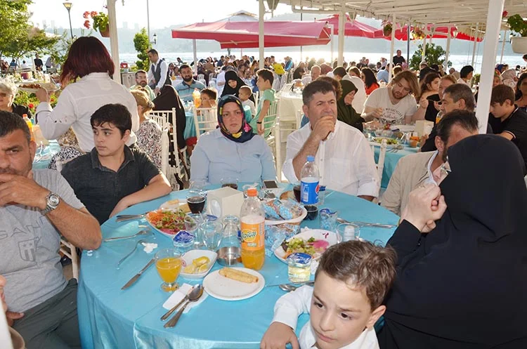 Katırcı, şehit ailelerini ve gazileri ağırladı 5 kaymakam yemek 9 lYEOD