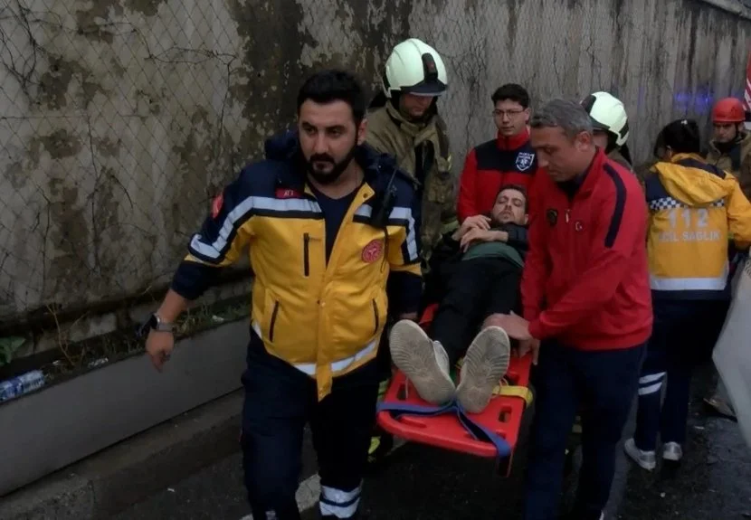 Beykoz'da arızalı araca kamyonet çarptı 2 yaralı 1 kaza1705 sEEjrw DWa