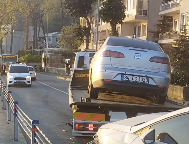 Beykoz Çubuklu Sahil yolunda karşı şeritlerde seyreden 2 otomobil kafa