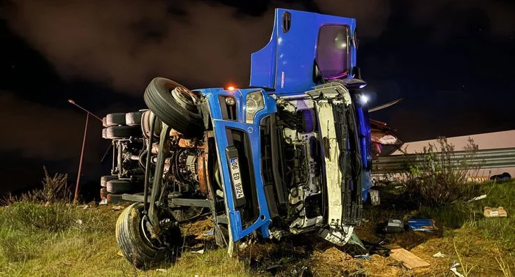 Kuzey Marmara Otoyolu Beykoz Riva geçişinde gece yarısı meydana gelen