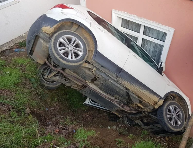 Beykoz Çavuşbaşındaki feci kaza ucuz atlatıldı 1 kaza beykoz 2 VfAw JyoEi