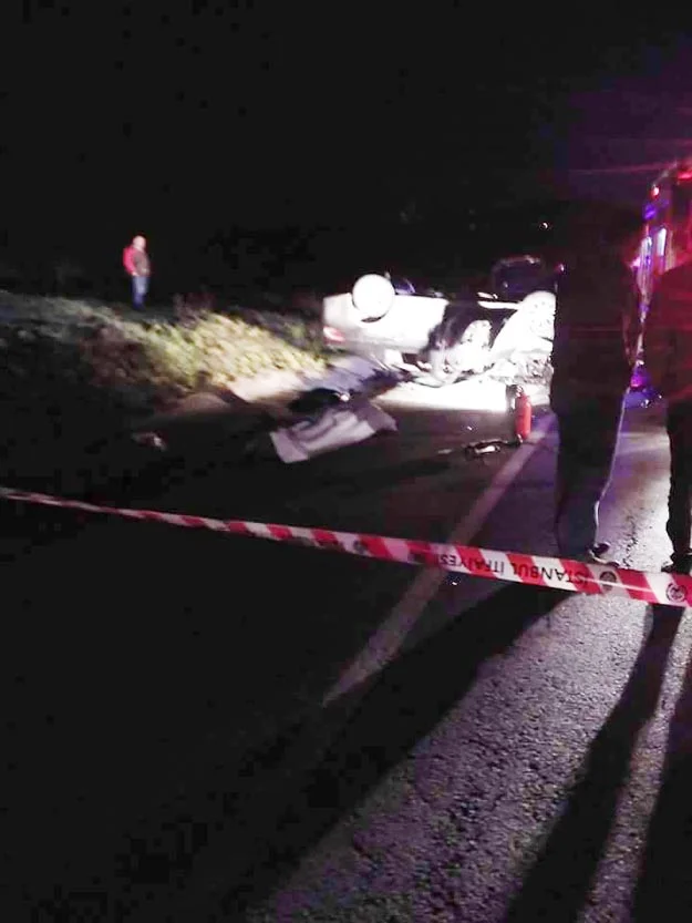 Riva Elmalı yolu üzerinde iki aracın çarpışması sonucu meydana gelen