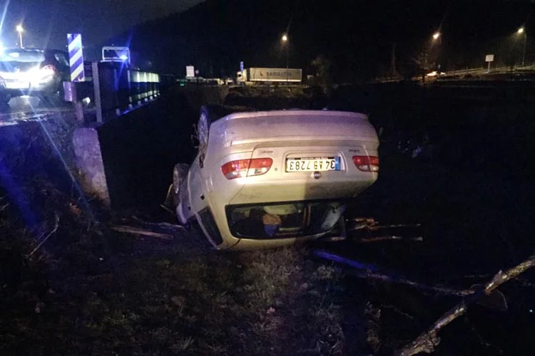 Beykoz Çavuşbaşı'nda meydana gelen trafik kazasında 2 kişi yaralandı.