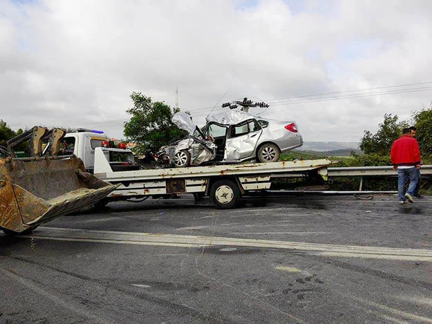 Beykoz Riva yolu üzerindeki Toygar Kavşağı'nda bir tır yoldan çıktı