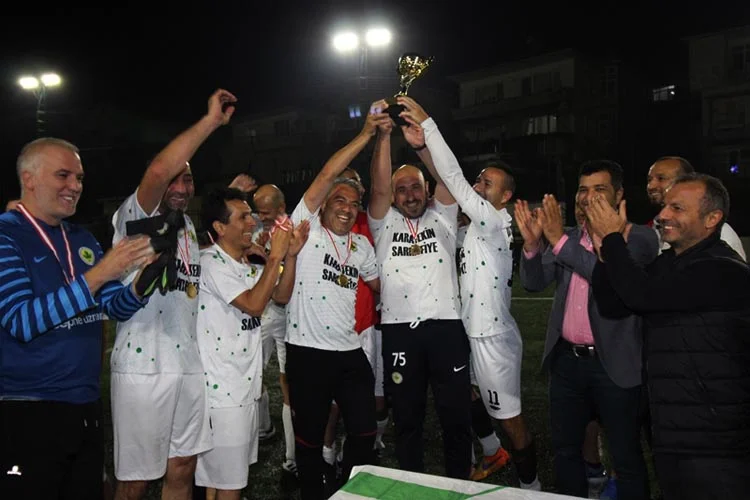 Gümüşsuyu Spor Kulübü Sahasında yaklaşık 2 aydır devam etmekte olan