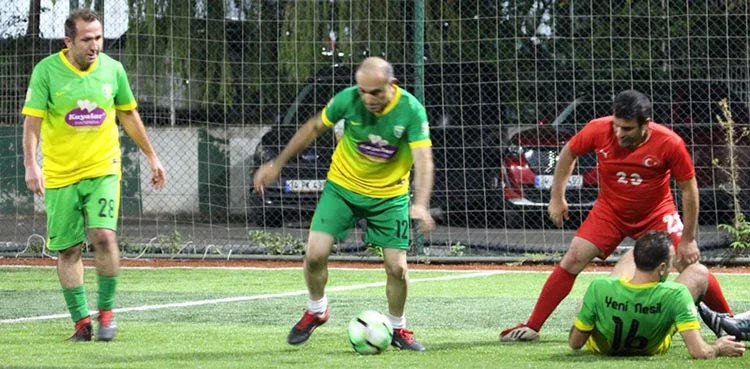 Beykoz’da Masterler-Veteranlar kategorisinde devam eden 2 turnuvadan biri olan Kelle