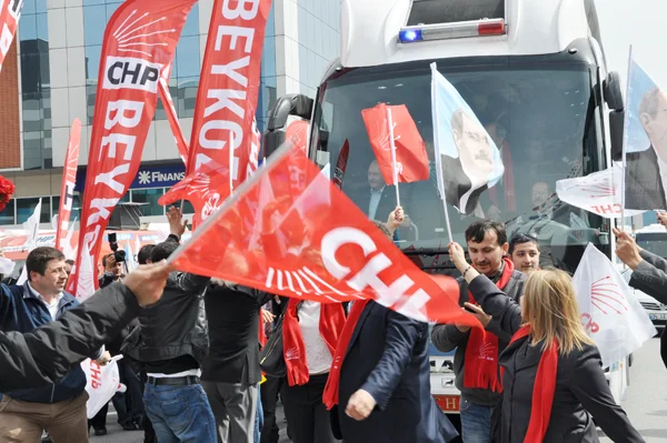 Cumhuriyet Halk Partisi Genel Başkanı Kemal Kılıçdaroğlu, beraberinde CHP'nin İstanbul