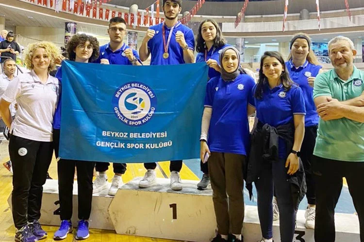 Antrenörlüğünü yılların deneyimli ismi Mustafa Uzun'un yaptığı Beykoz Belediyesi Gençlik