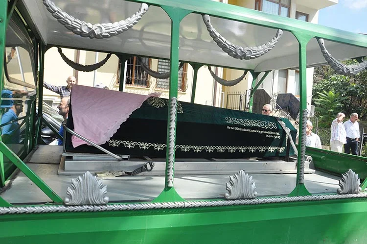 Beykoz Akbaba Mahallesi Muhtarı Yüksel Kılıç ve Şehit Aileleri Derneği