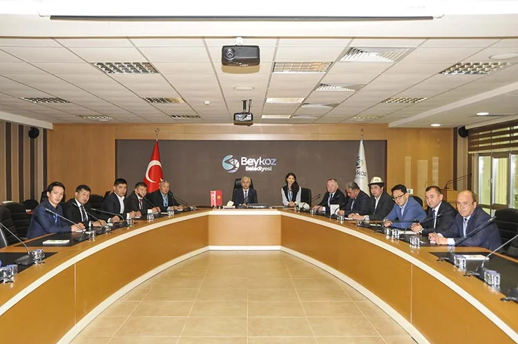 Kırgızıstan’dan çeşitli temaslarda bulunmak üzere Türkiye’ye gelen belediye başkanları Yücel