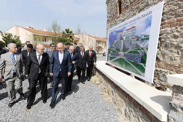 İBB’nin Yalıköy’de bulunan Tarihi Kışla Binası’nı 25 yıllığına Hüdayi Vakfı’na