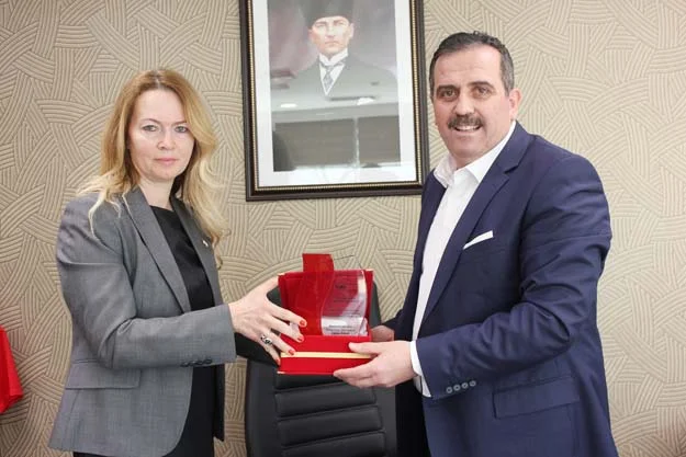 Kızılay Beykoz Şubesi ziyaretlere eli boş gitmedi 2 kizilay manset 10 s0DJLIfKia