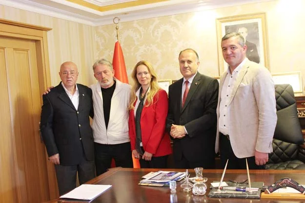 Kızılay Beykoz Şubesi yönetimi Kaymakam Ahmet Katırcı’yı makamında ziyaret etti.