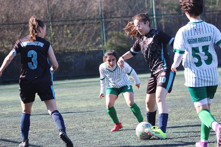 Rüzgarlıbahçe kızları Beykoz’da fark yedi: 4-0 3 kizlar beykoz