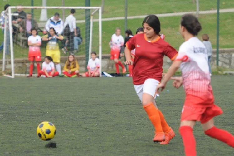 Beykoz’da sosyal çalışmalarıyla adından sıkça söz ettiren Rüzgarlıbahçe Spor Kulübü,