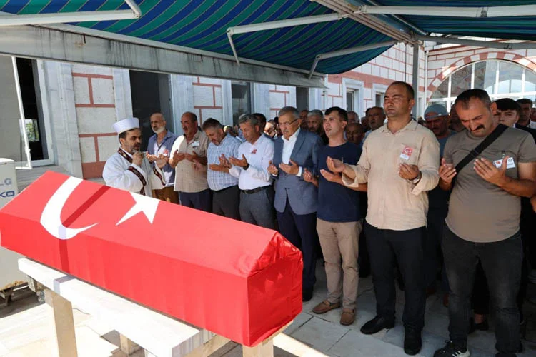 Beykozlu şehit gözyaşlarıyla memleketine uğurlandı 6