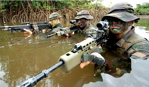 komando 2 ipMJ6bVnqq