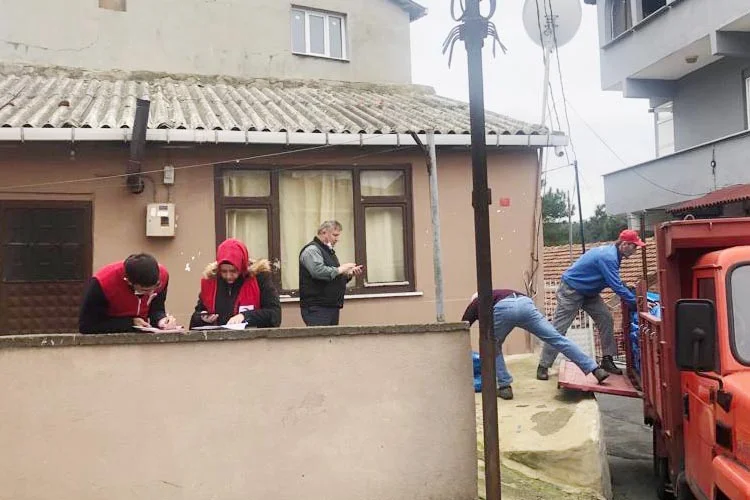 Beykoz’da 20 mahallede 60 aileye yarım ton kömür desteği 1 komur beyk EttmHcaITu