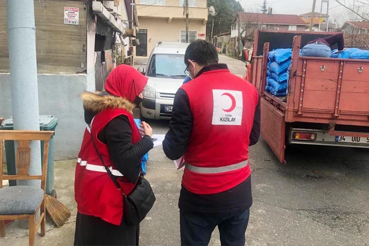 Beykoz’da 20 mahallede 60 aileye yarım ton kömür desteği 2 komur beyk cIrfbZp78T