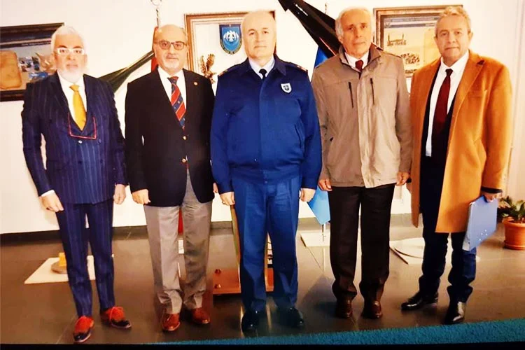 Kanlıcaspor Yöneticileri, Tekke Mevkiindeki Tesislerinin yenilenmesinde katkısı olan 15. Füze