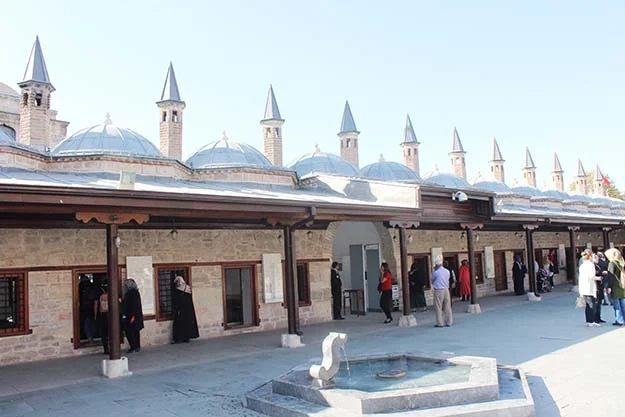 Beykoz Belediyesi çok sayıda vatandaşı kültür gezisi yapmak üzere konya'ya