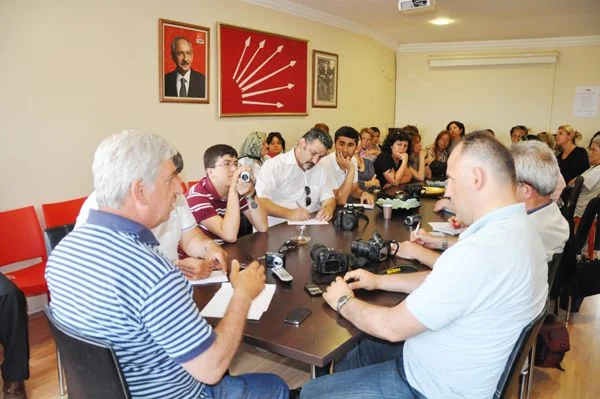 12 Haziran Seçim Sonuçlarının açıklanmasının ardından görevinden istifa eden CHP