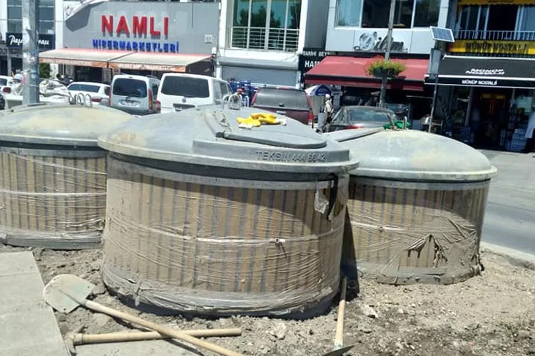 Beykoz Meydanı’nda çöp konteynerleri tepki çekti 1