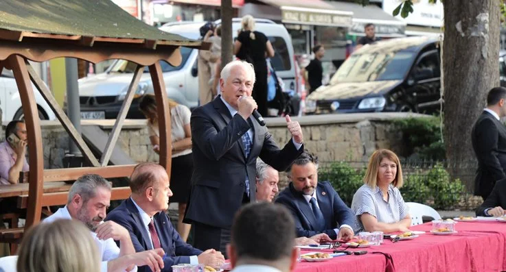 Beykoz Belediye Başkanı Alaattin Köseler, sağanak nedeniyle yarım kalan Mahalle