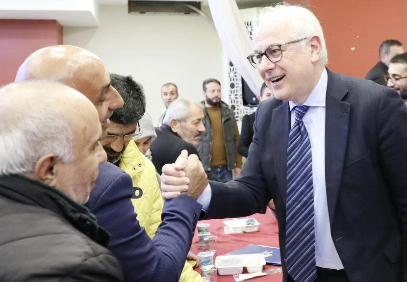 Beykoz Belediye Başkanı Alaattin Köseler, ilçe sakinlerini yerinde dinlediği toplantılarının