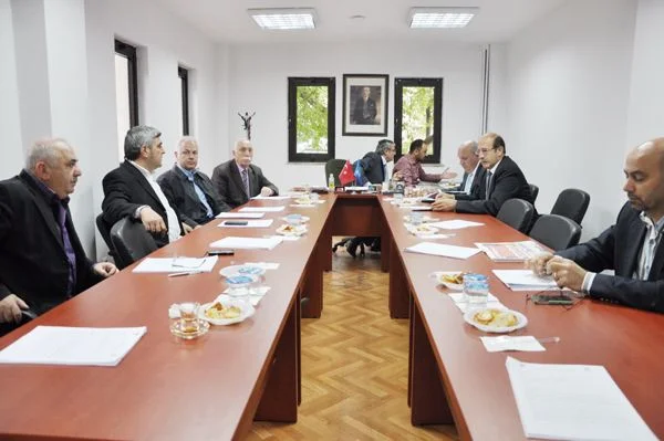 CHP'nin muhtemel Belediye Başkan Adayı Alaattin Köseler, önce Meclis'teki grup