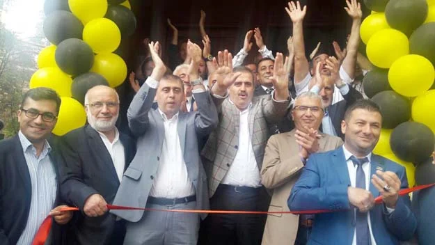 Büyük Beykoz Kültürel Yardımlaşma ve Dayanışma Dernegi'nin Beykoz Çayırı karşısındaki