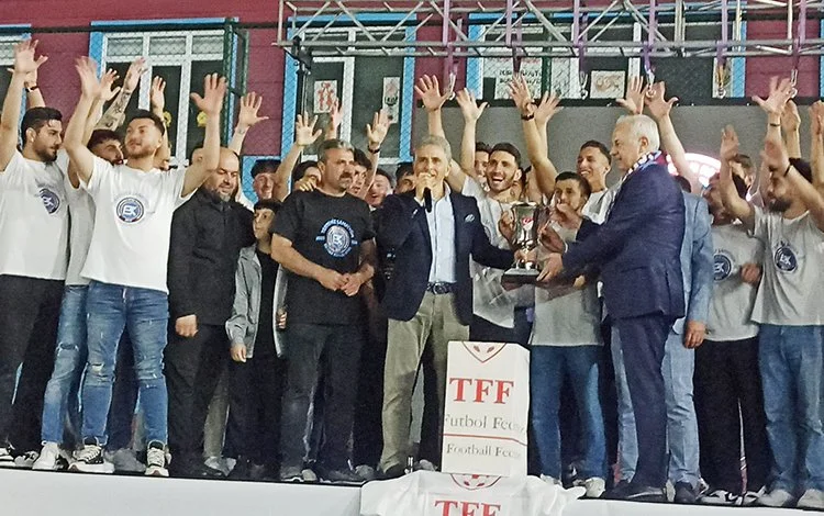 Beykoz İshaklıspor Mahallesinde kupa töreni 2 ku lSUXfWyiSJ