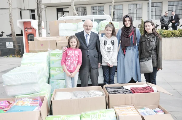 9 yaşındaki Nisanur ve 11 yaşındaki Elif’in Suriyeli çocuklar için