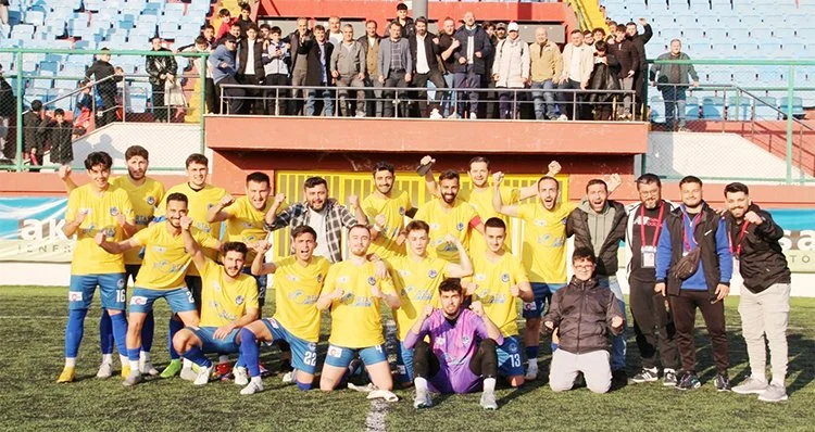 Çeltikköyspor ile birlikte tüm maçlarını galibiyet ile kapatma başarısı gösteren