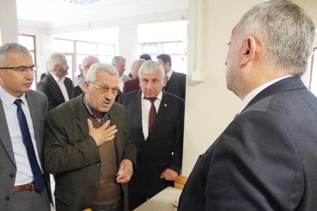 AK Parti İstanbul Milletvekili Metin Külünk, Tokatköy Mahallesi'nin vatandaşlarıyla bir