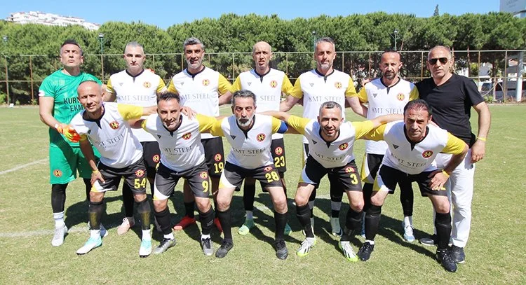 Kuzey Cupp Organizasyonu ile Kuşadası'nda düzenlenen Şampiyonlar Turnuvasında Beykoz Masterleri