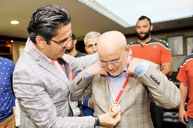 Süper Lig’e yükselen Beykoz Belediyespor Hentbol Takımı, şampiyonluk kupasını ziyaret