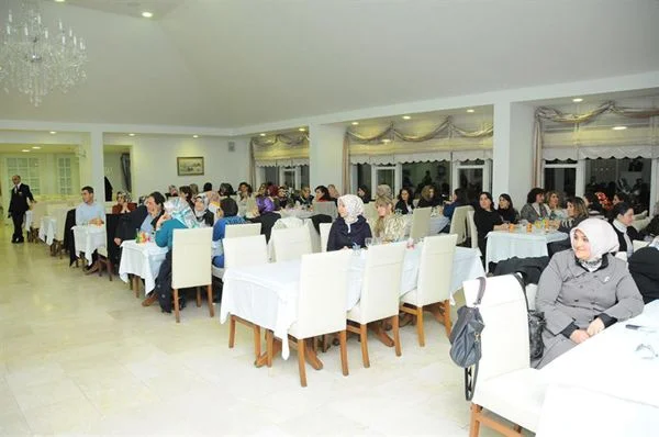 İSMEK kurslarını ziyaret eden ve çeşitli konularda destek veren Belediye