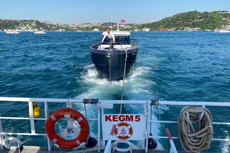 Kıyı Emniyeti Genel Müdürlüğü, Beykoz açıklarında sürüklenen 11 metre uzunluğundaki
