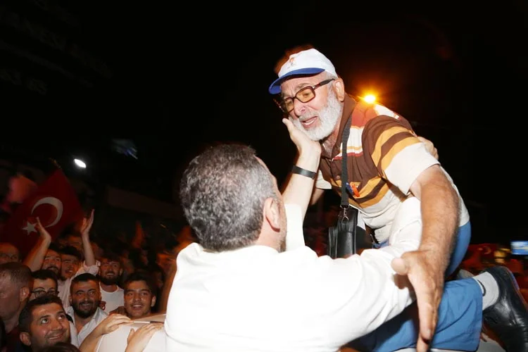 kutlama ak parti 20 G JZgnoLoh