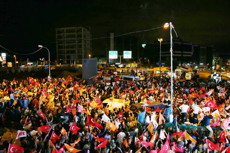 kutlama ak parti 5 JWYUzutUTC