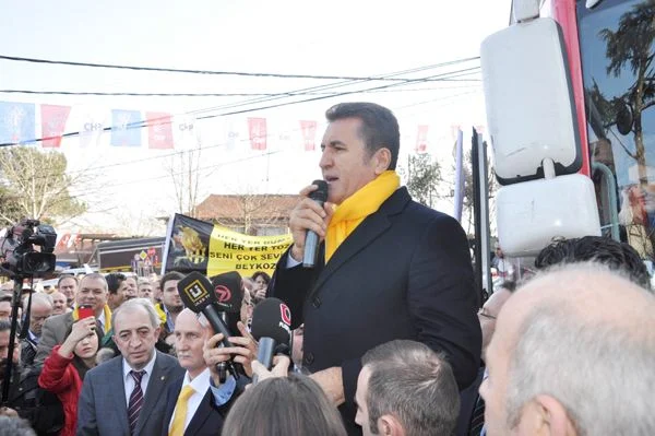 CHP İstanbul Büyükşehir Belediye Başkan adayı Mustafa Sarıgül, seçim çalışmalarına